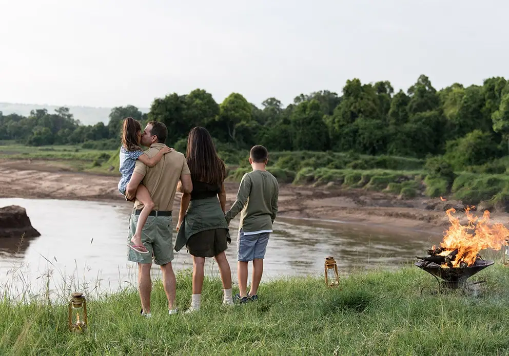 Wear neutral colors during your safari